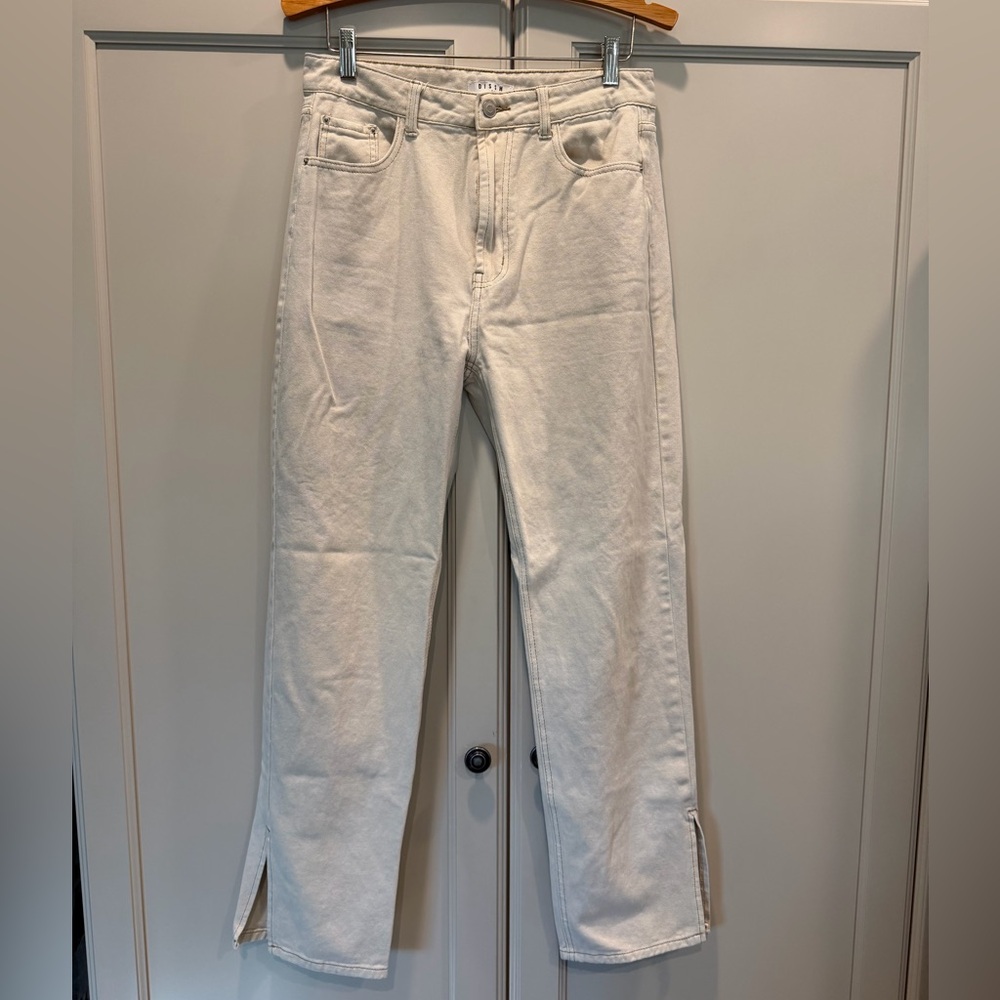 DISSH Off-White Straight Jeans